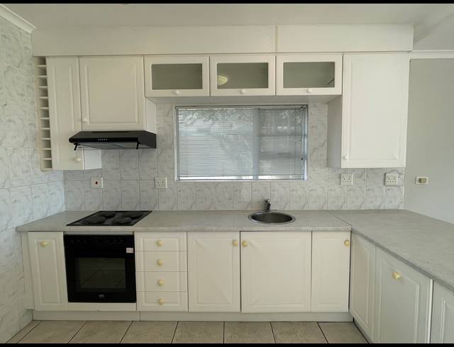 4 BEDROOM HOUSE FOR SALE IN MIDDEDORP